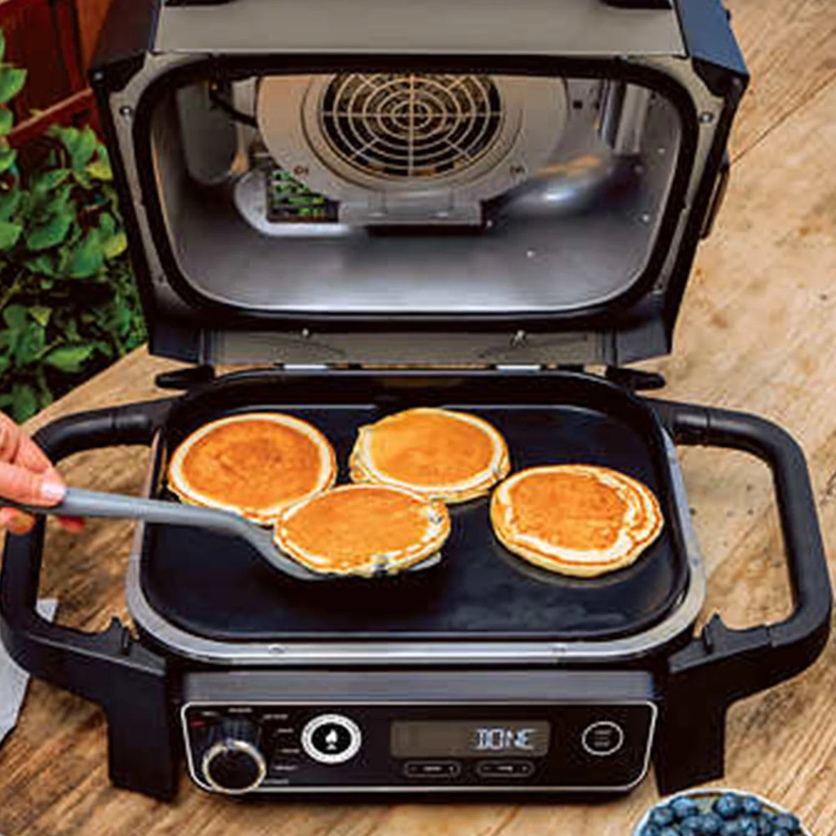 Restored 7-in-1 Outdoor Grill & Smoker and Air Fryer H995857