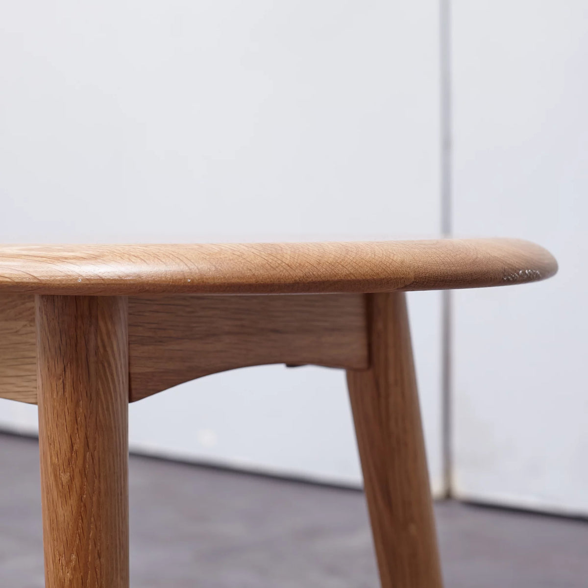 Curved Oak Dining Bench X98500