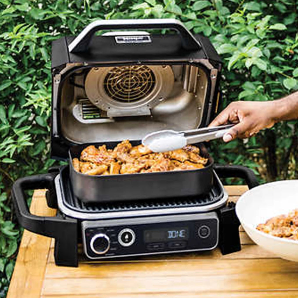 Restored 7-in-1 Outdoor Grill & Smoker and Air Fryer H995857