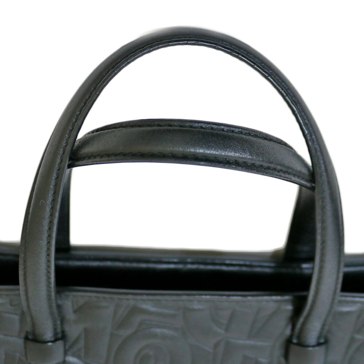 Pre-Owned Black Leather Handbag T996933
