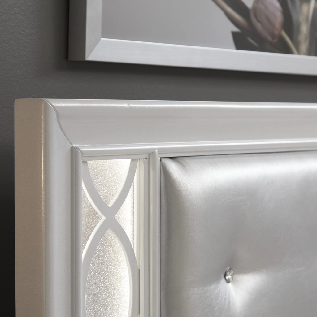 King 5-Piece Bedroom Set with LED Lights, Tufted Bed, Dresser, Mirror, and 2 Nightstands in Pearlized White M65742