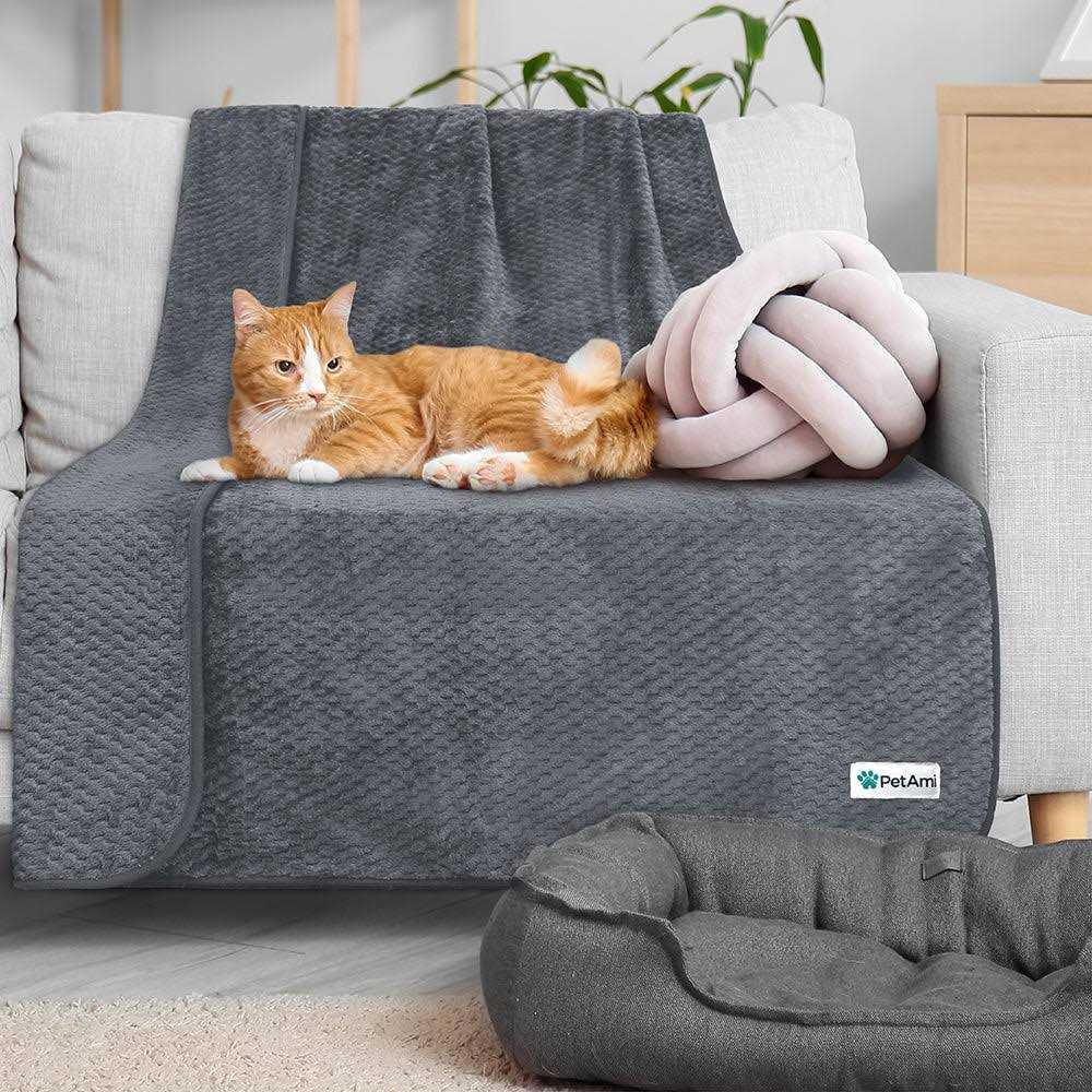 Sherpa Fleece Waterproof Waffle Cat & Dog Blanket H398805