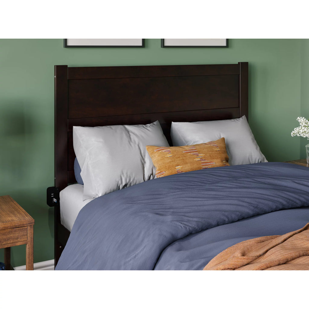 Solid Wood Bed with Footboard and 2 Drawers I337